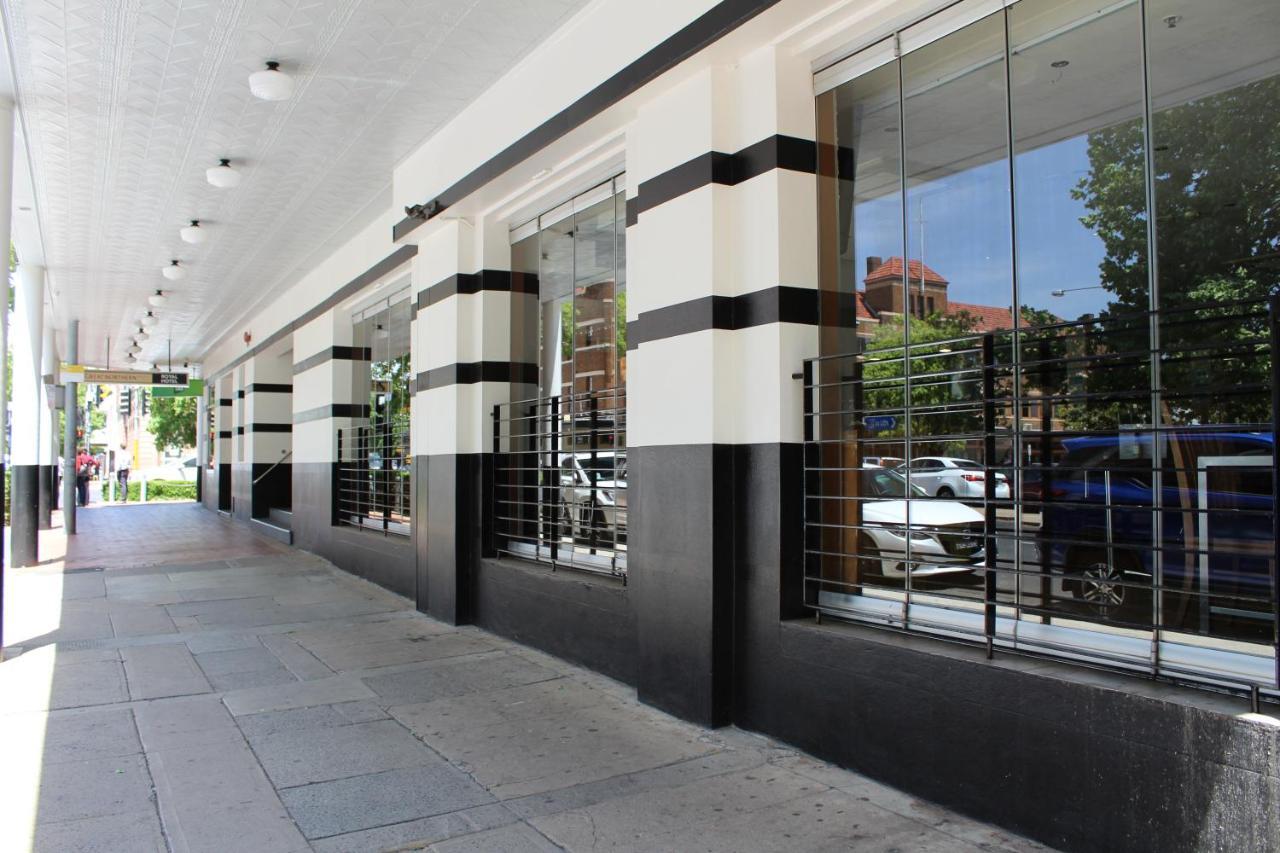 Royal Hotel Orange Exterior photo